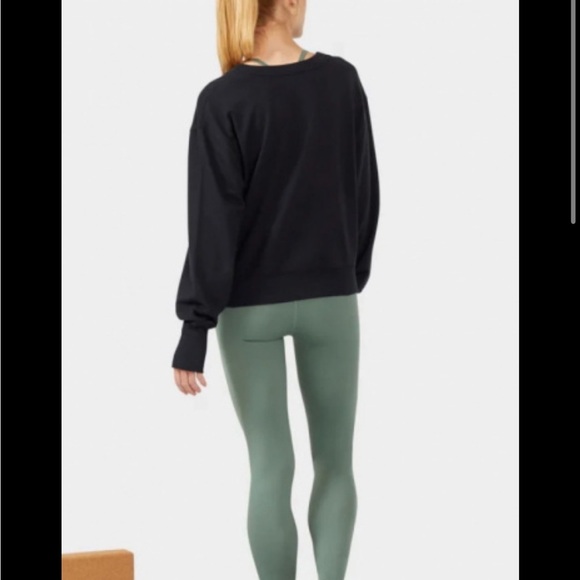 Excellent Condition Manduka Wide Open Black Pullover Size Small - Picture 2 of 4